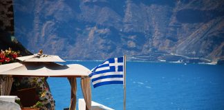 Yunanistan 9 ülkeye sınırlarını kapalı tutacak