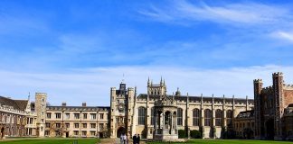 İngiltere’de Üniversitelerden Eğitimler Online Yapılsın Çağrısı