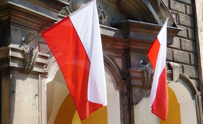 Polonya, Türkiye için seyahat kısıtlamasını kaldırdı